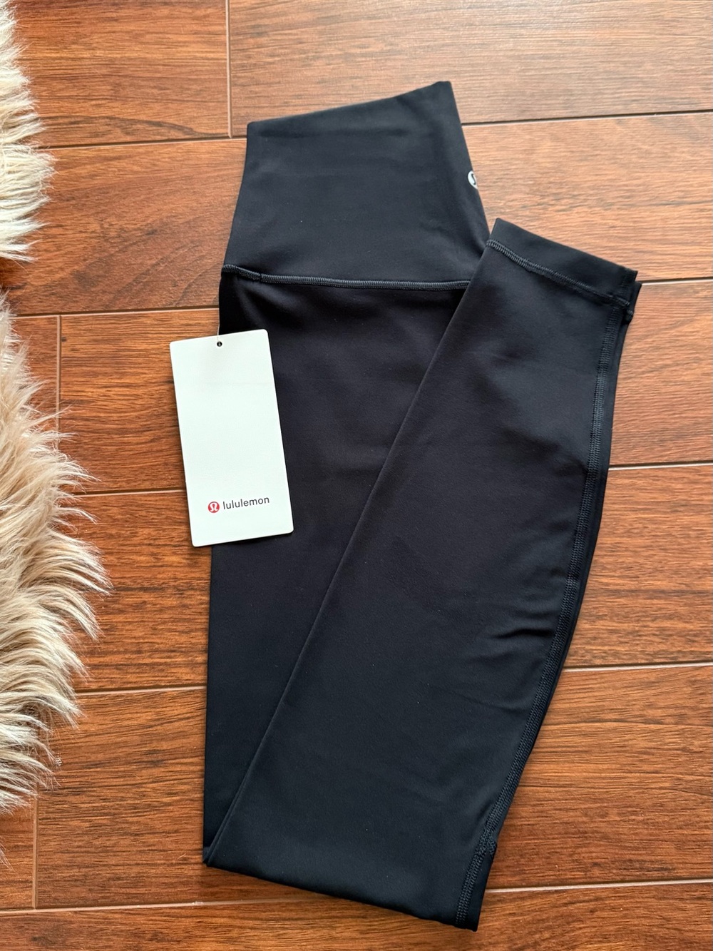 Lululemon Align High Rise 28" black leggings size 6
Brand new with tags
#activew